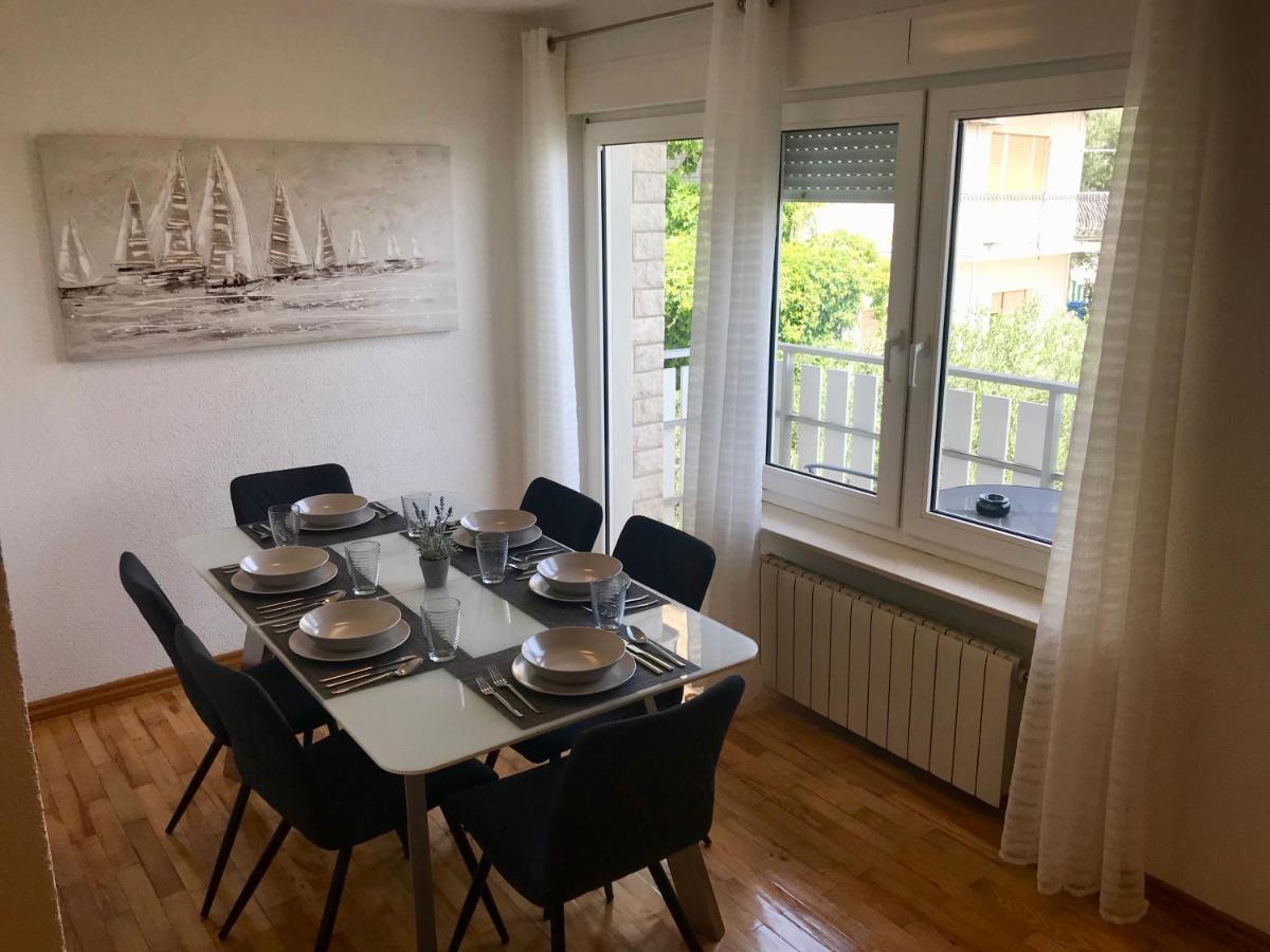Holiday Apartment Lavanda Sumpetar Jesenice  Bagian luar foto
