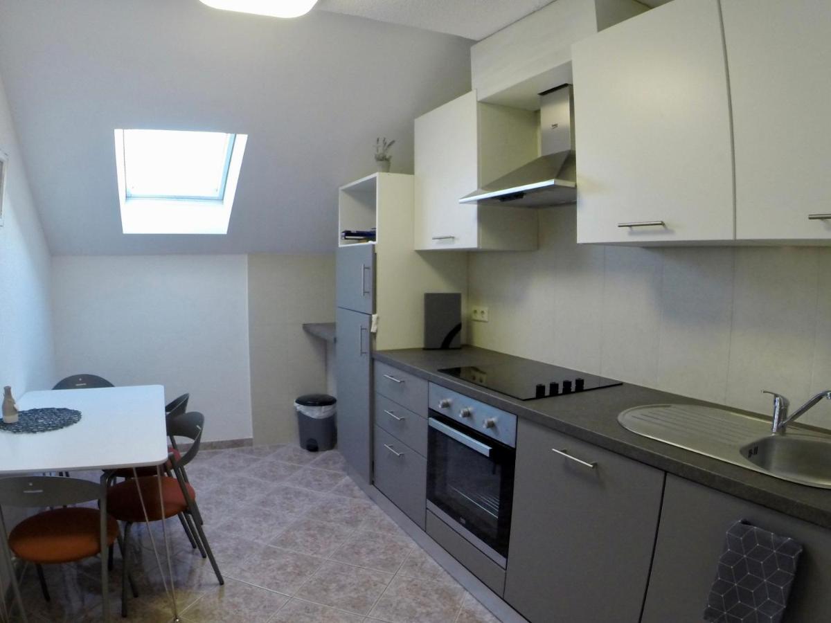Holiday Apartment Lavanda Sumpetar Jesenice  Bagian luar foto